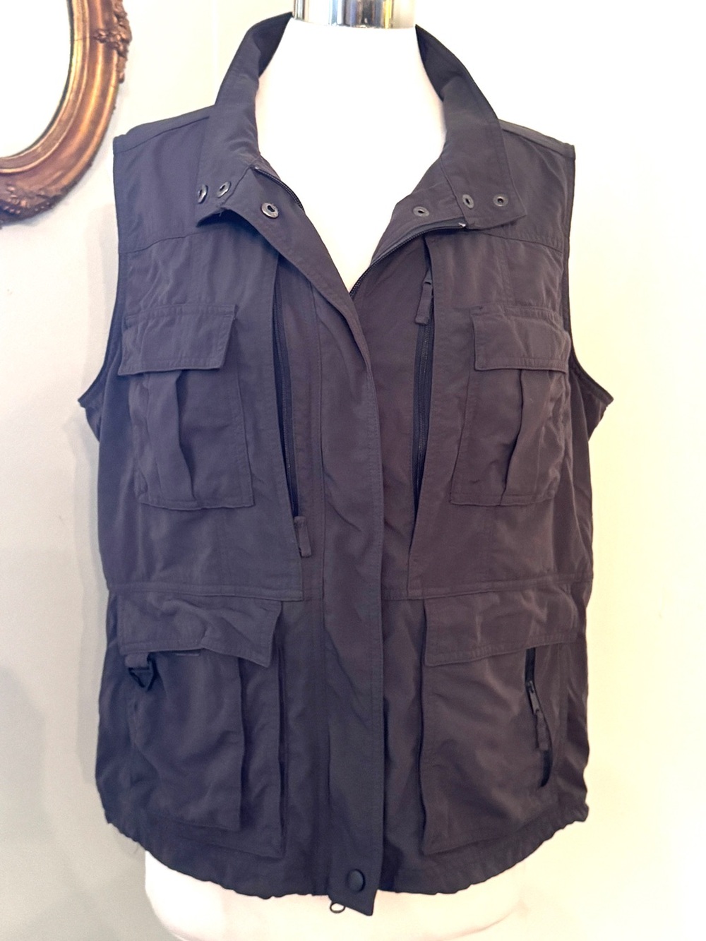 TRAVELSMITH Voyager 15 Pocket
Utility Vest 1x olive green 
Gorpcore Workwear